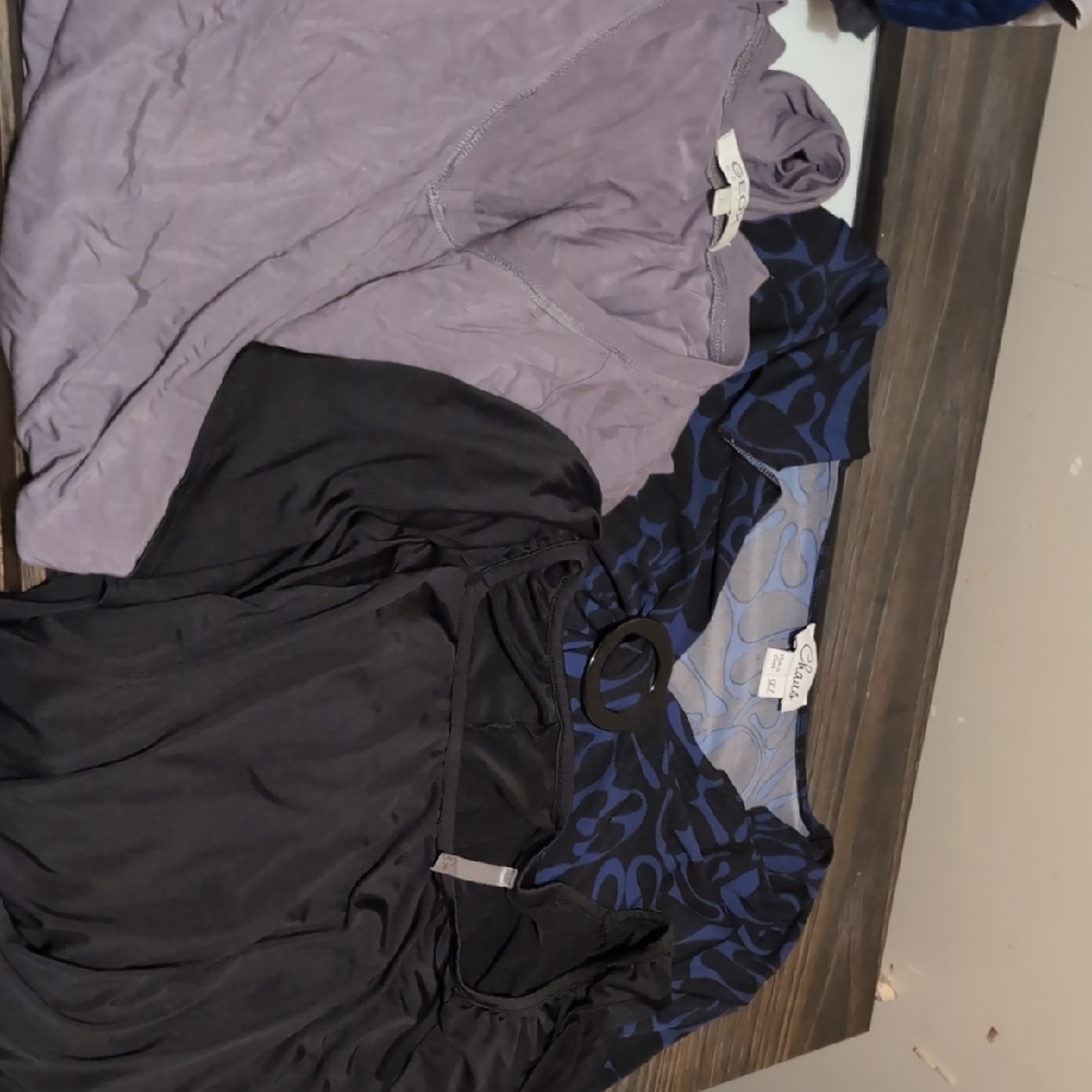 Chaus Black and Blue Patterned V-neck Blouse